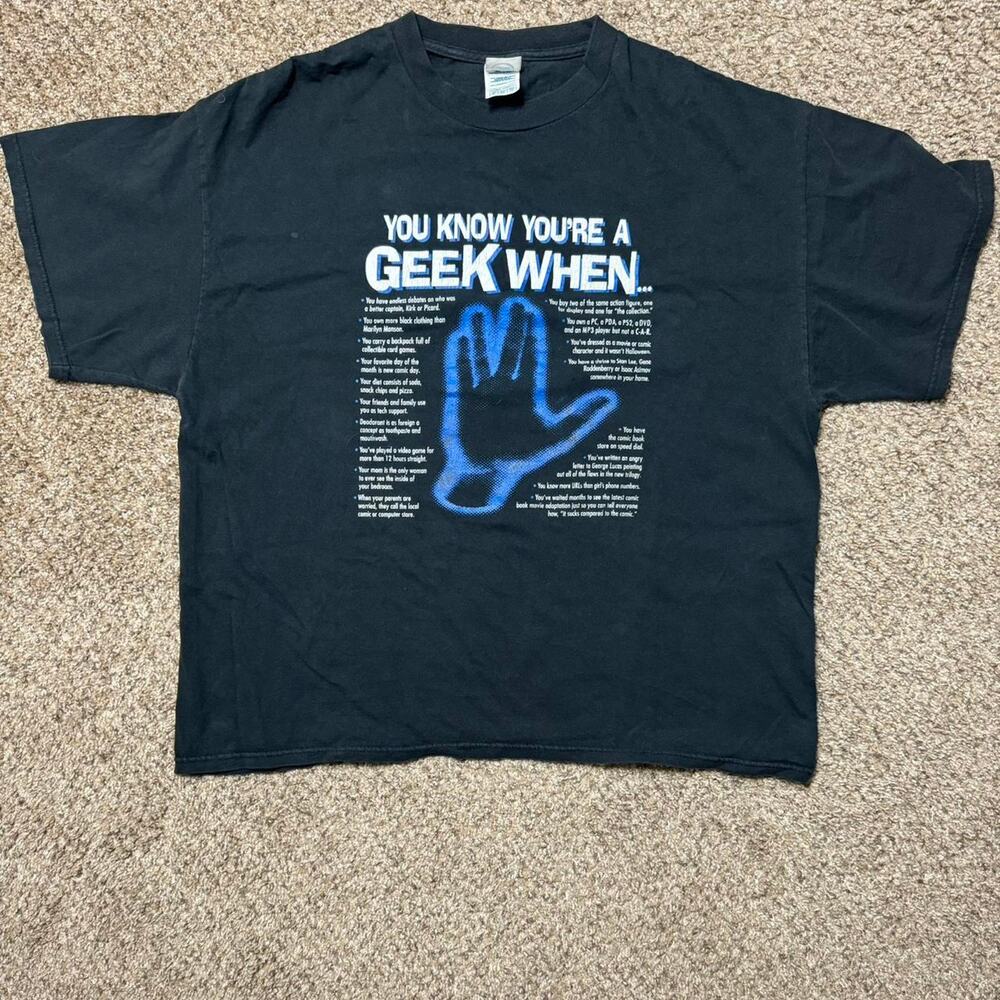 Y2k comedy comic graphic shirt